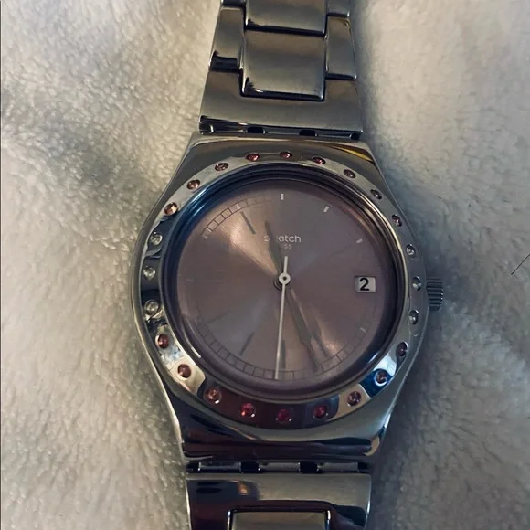 EUC beautiful Pinkaround Swatch bracelet watch. - Picture 4 of 5